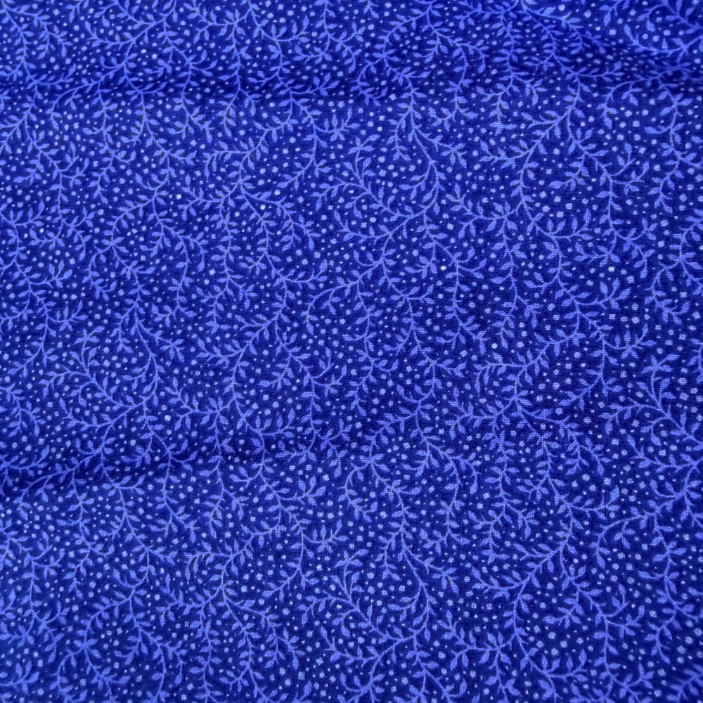 1.a.a.21 Vtg Blue Fabric Remnant Tiny Floral Leaf Print Quilting Sewing Craft